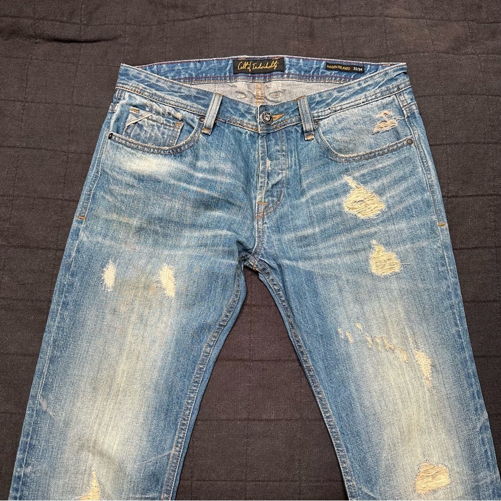 Cult of Individuality Hagen Relaxed Distressed Blue Jeans for Men - Picture 2 of 3